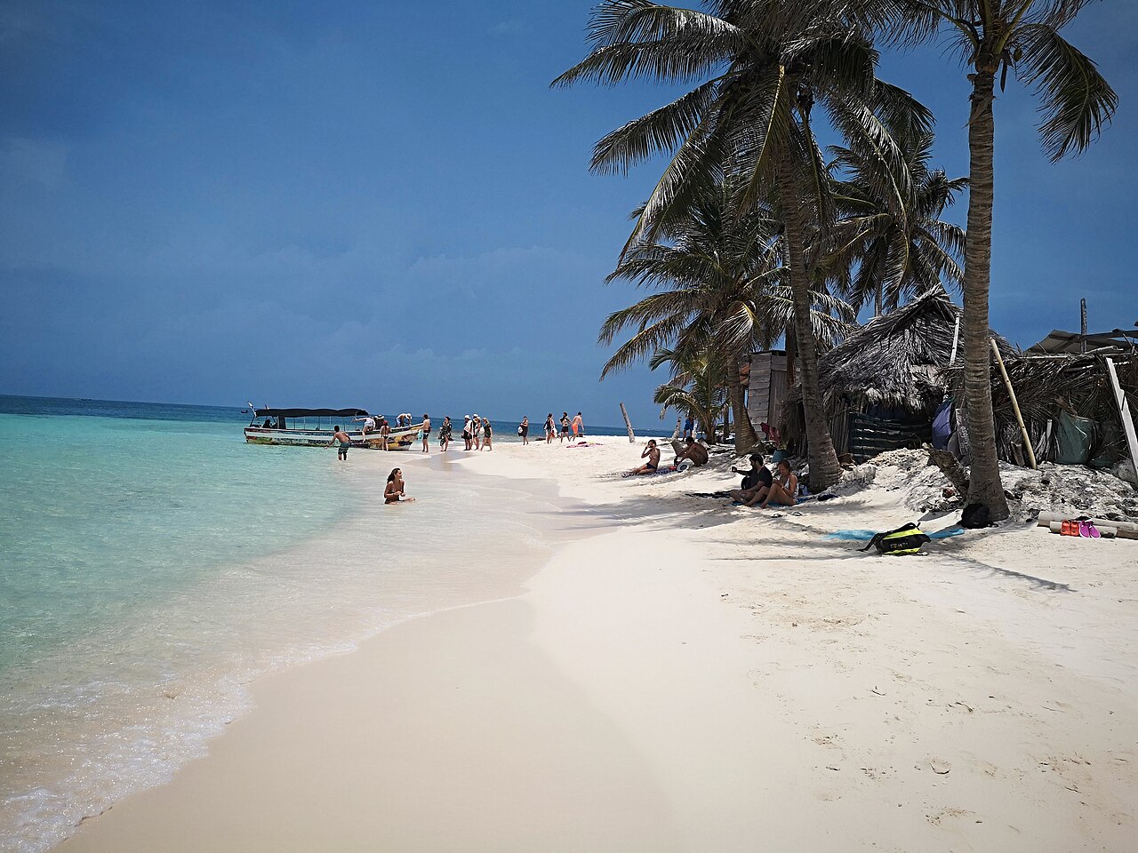 Quiet beach in the San Blas Islands, Panama