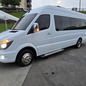Luxury Chevrolet SUVs for private tours in Panama