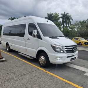Comfortable leather seats inside a Mercedes Sprinter for private tours in Panama